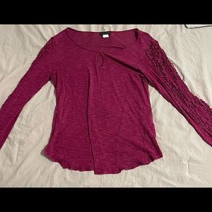 Venus crochet sleeve shirt